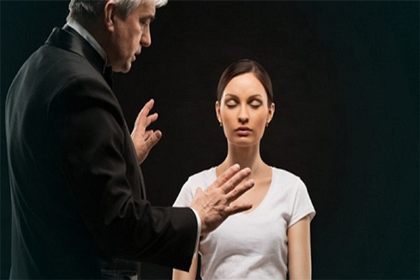 هیپنوتیزم چیست و چه کاربردی دارد؟