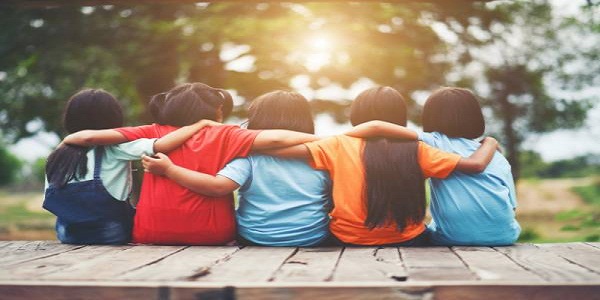 چگونه به کودکان همدلی را آموزش دهیم؟